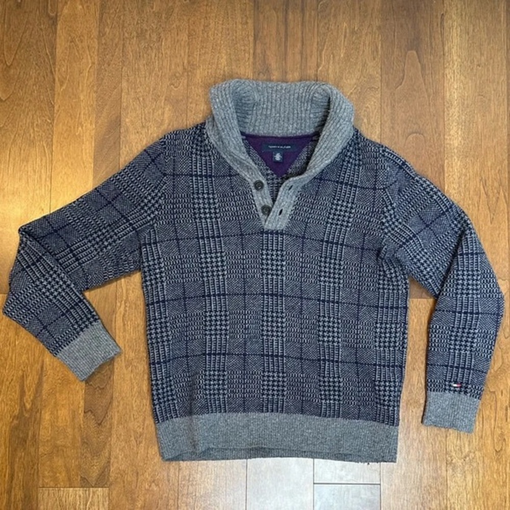 Mens Tommy Hilfiger Cowlneck Sweater in Size S